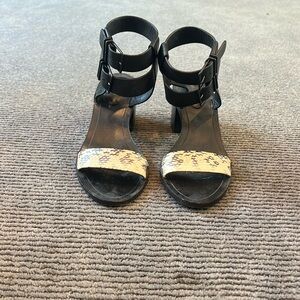 Pour La Victoire Women's Shoes